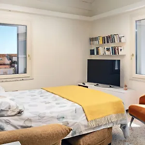  Apartment Centro Storico, Esclusivo, 4' Piano Senza Ascensore, Perfettamente Isolato E Condizionato